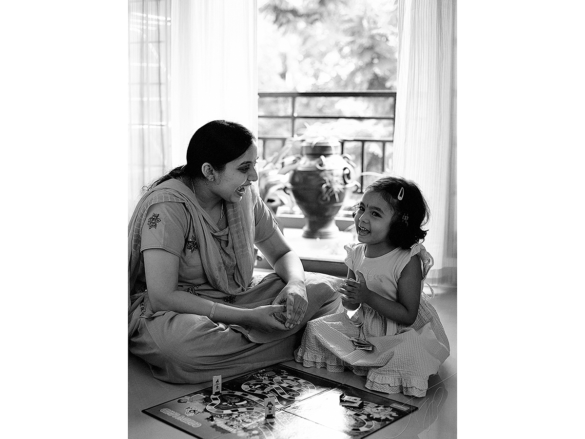 fine art-black-white-photography-mothers-day-aditya-j-pradeep-fame-hues-ajp-00004