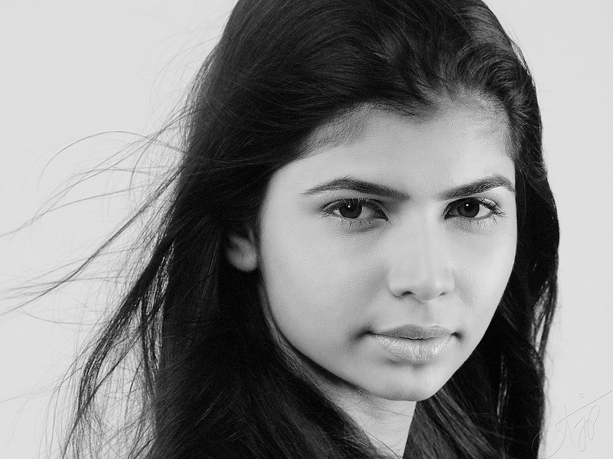 fine art-black-white-portrait-photography-aditya-j-pradeep-fame-hues-ajp-00004